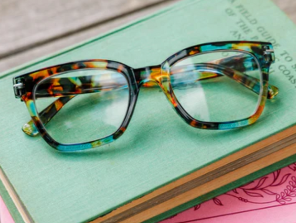 Buzzworthy Readers by Peepers