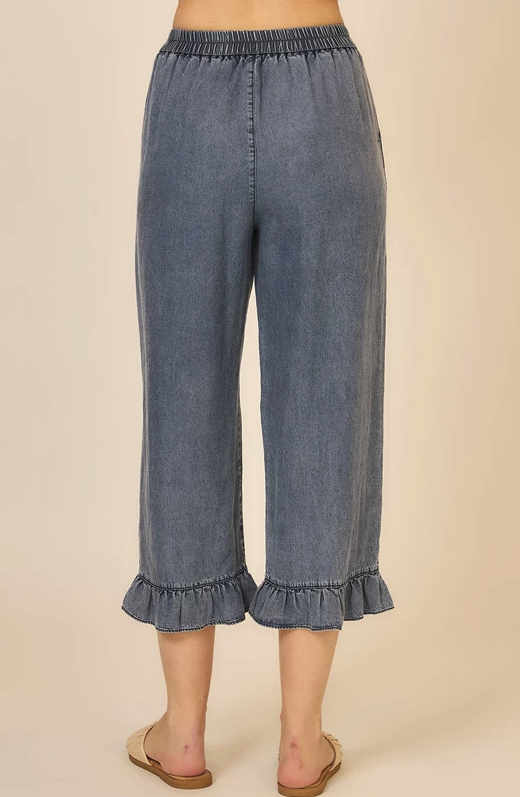 Ruffle Chambray Capri