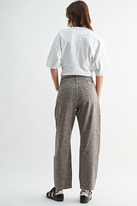 Tummy Tuck Barrel Jeans