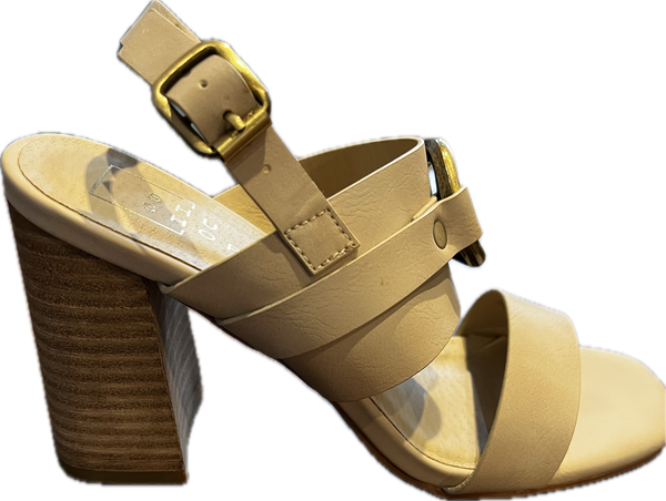 Hannah Sandal